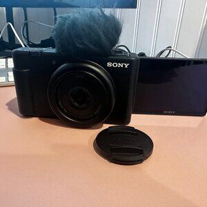 Sony - ZV-1F Vlog Camera for Content Creators and Vloggers - Black
